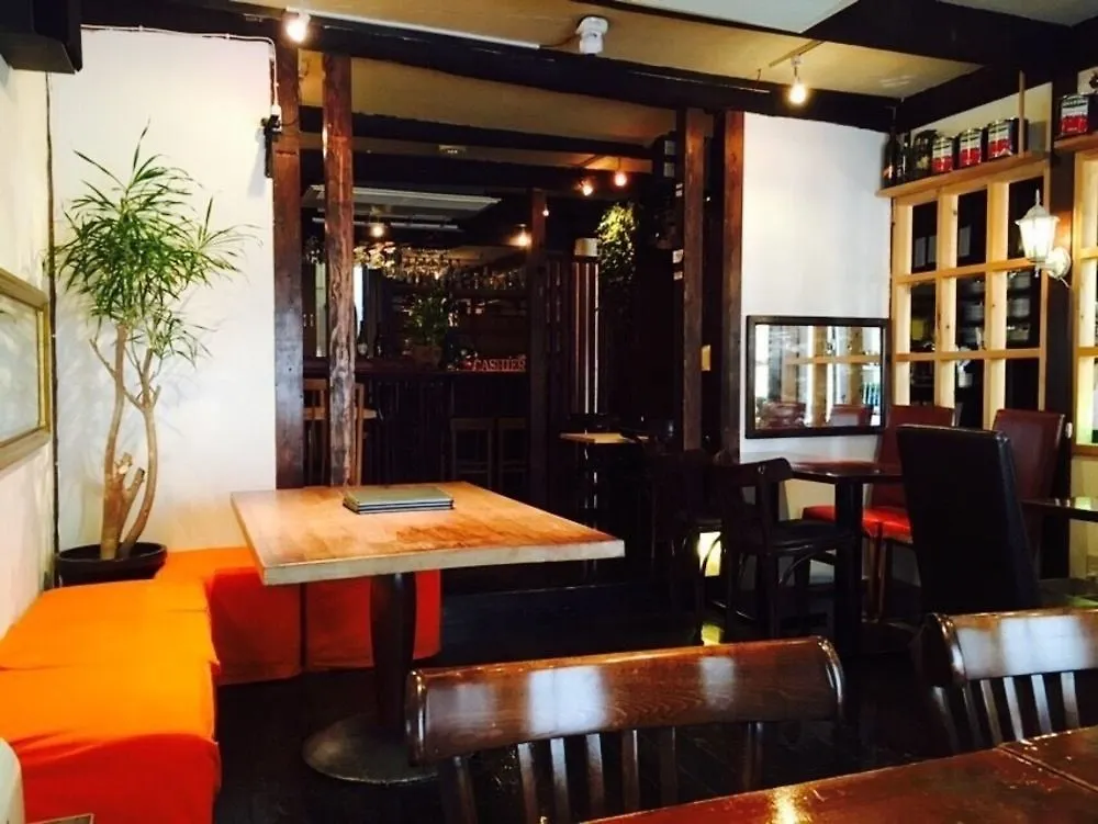Kyoto Machiya Ryokan Cinq 3*,  Japan